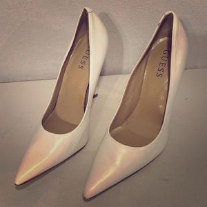 GUESS Womens SZ 7M White Leather Pump Heels